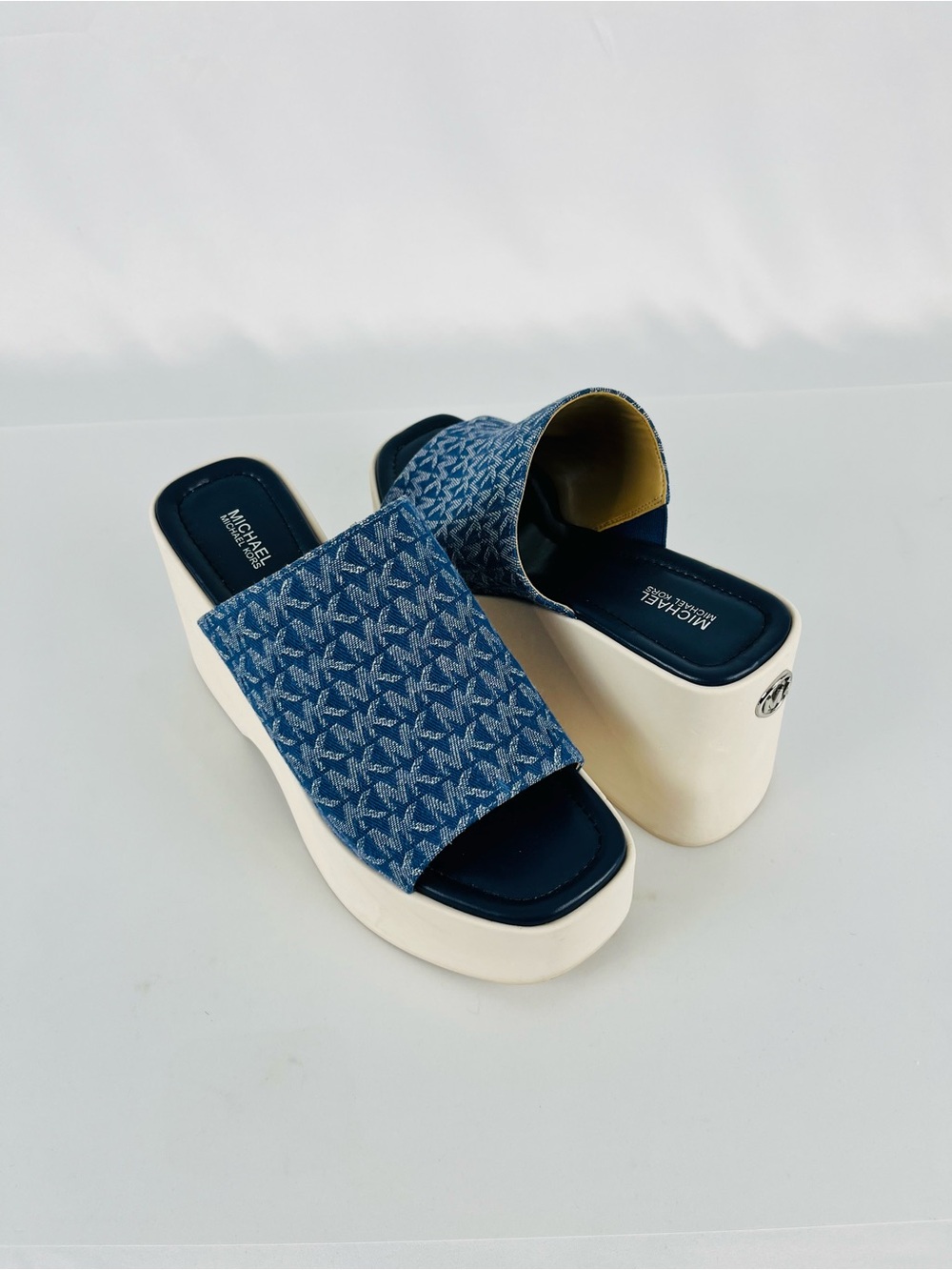 MICHAEL Michael Kors Dabney Chunky Platform Slide Sandals Denim Monogram Size 10 - Picture 6 of 16